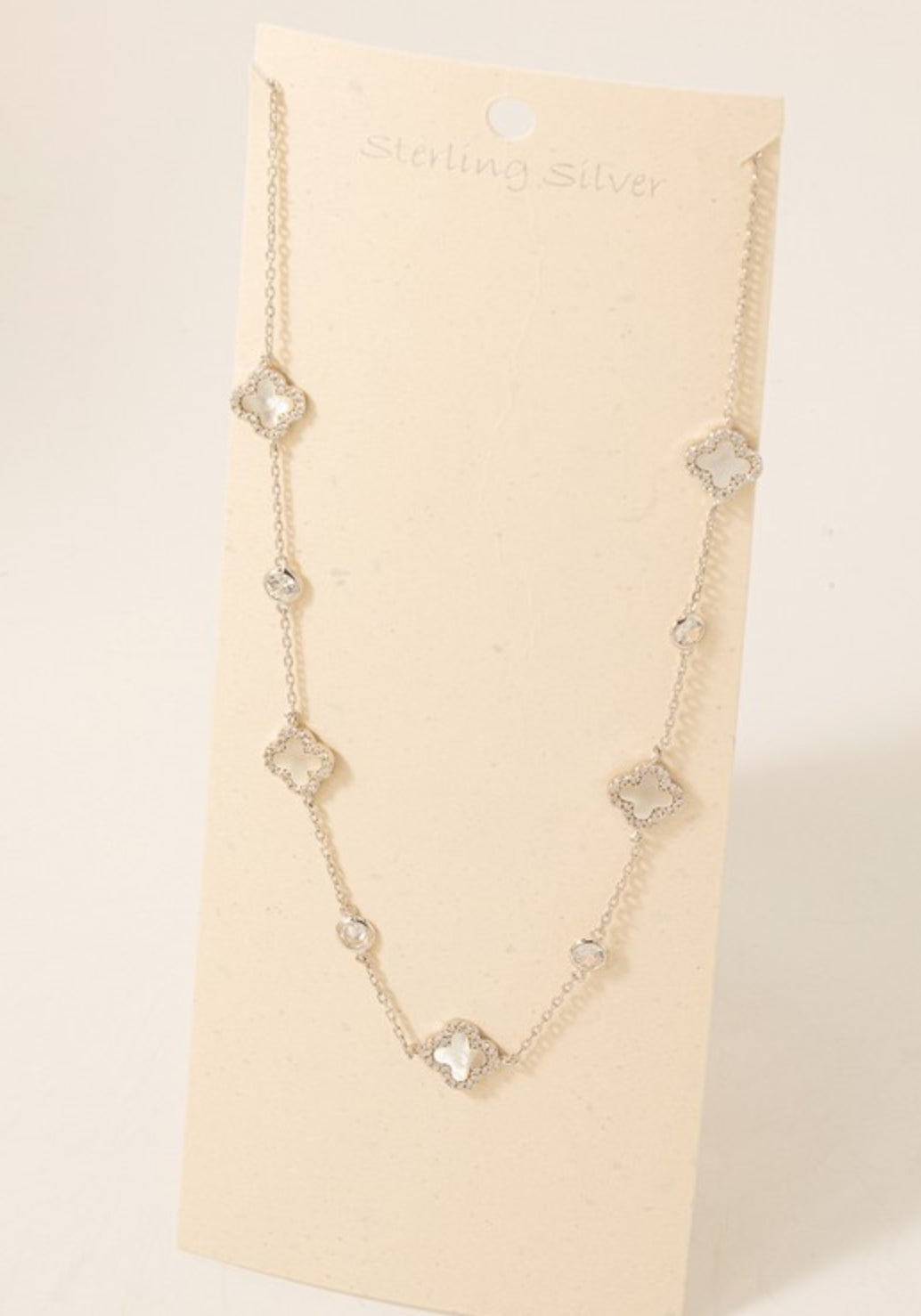 Collar de tréboles múltiples