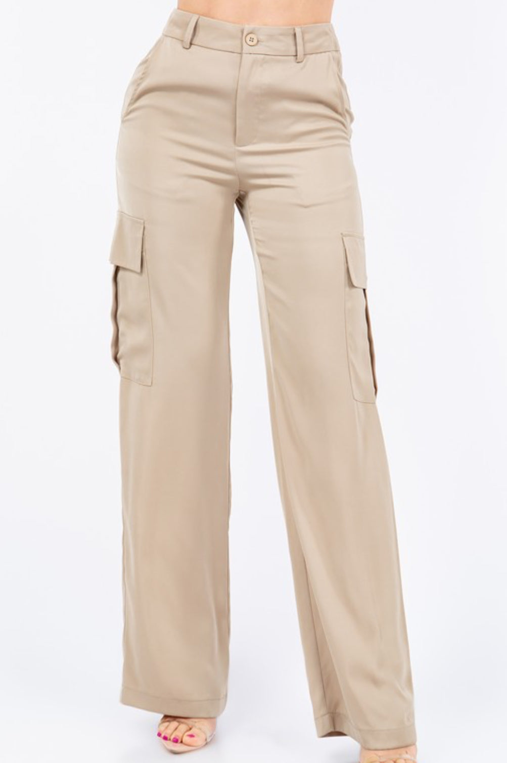 Pantalones cargo con efecto satinado